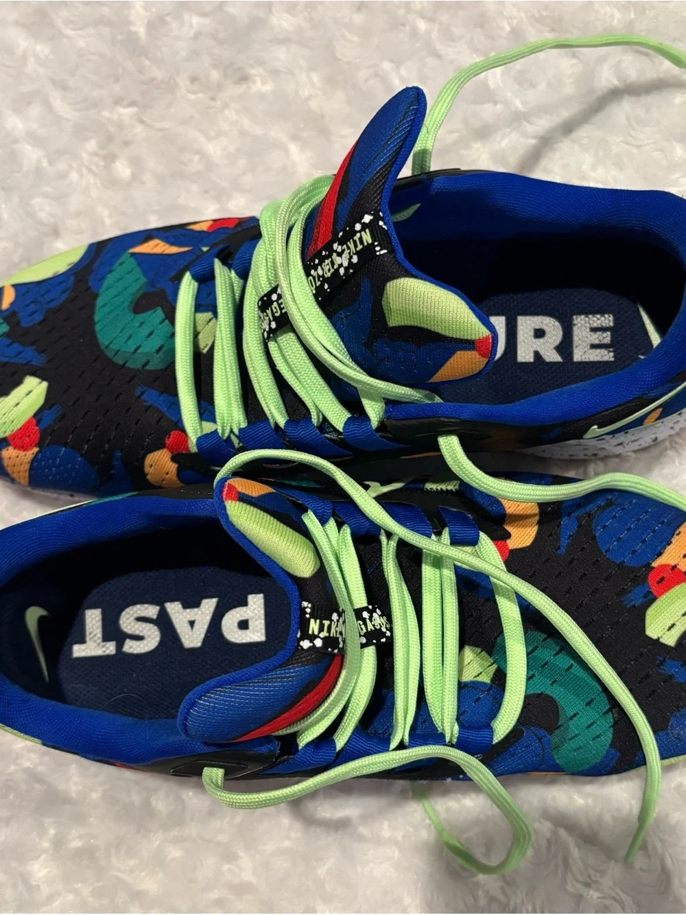 Nike Men Black Multicolor Bird-Print Sneakers with Lime Laces